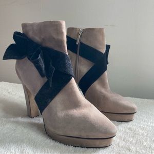 Karl Lagerfeld Leather Bootie Size 7 Tan Suede Black Bow